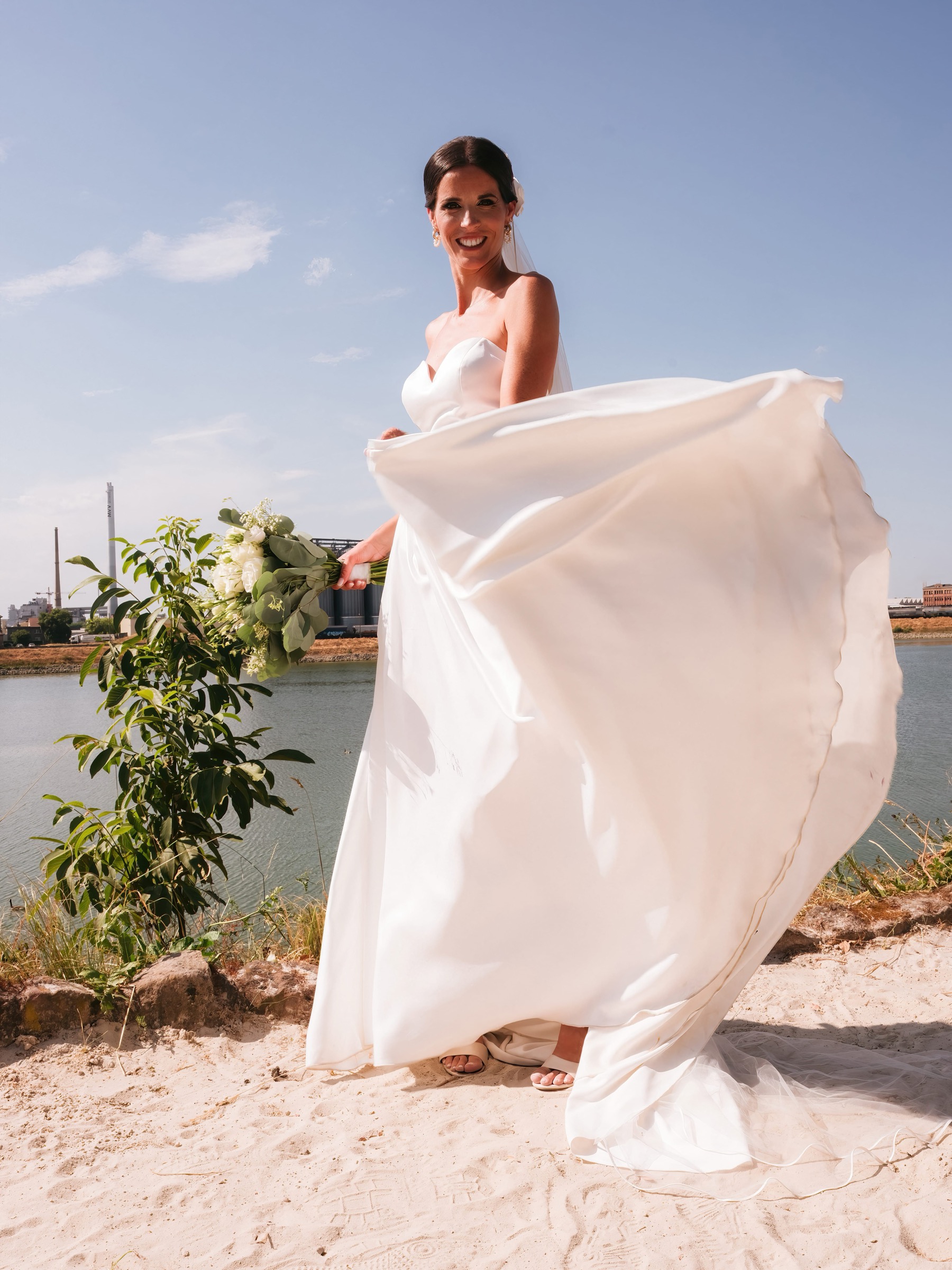 Braut am Strand Manufaktur Mannheim - Hochzeitsfotograf Jakob Montrasio