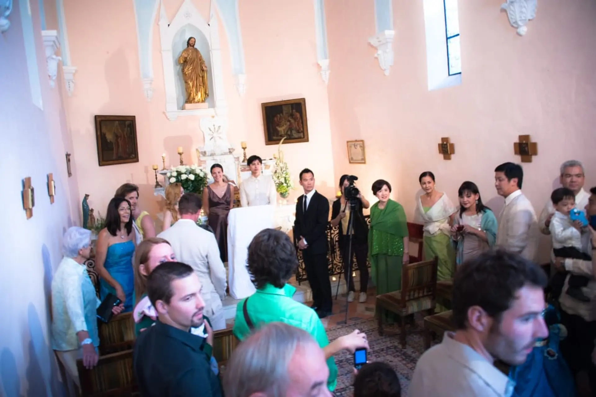 Paarfotos im goldenen Abendlicht