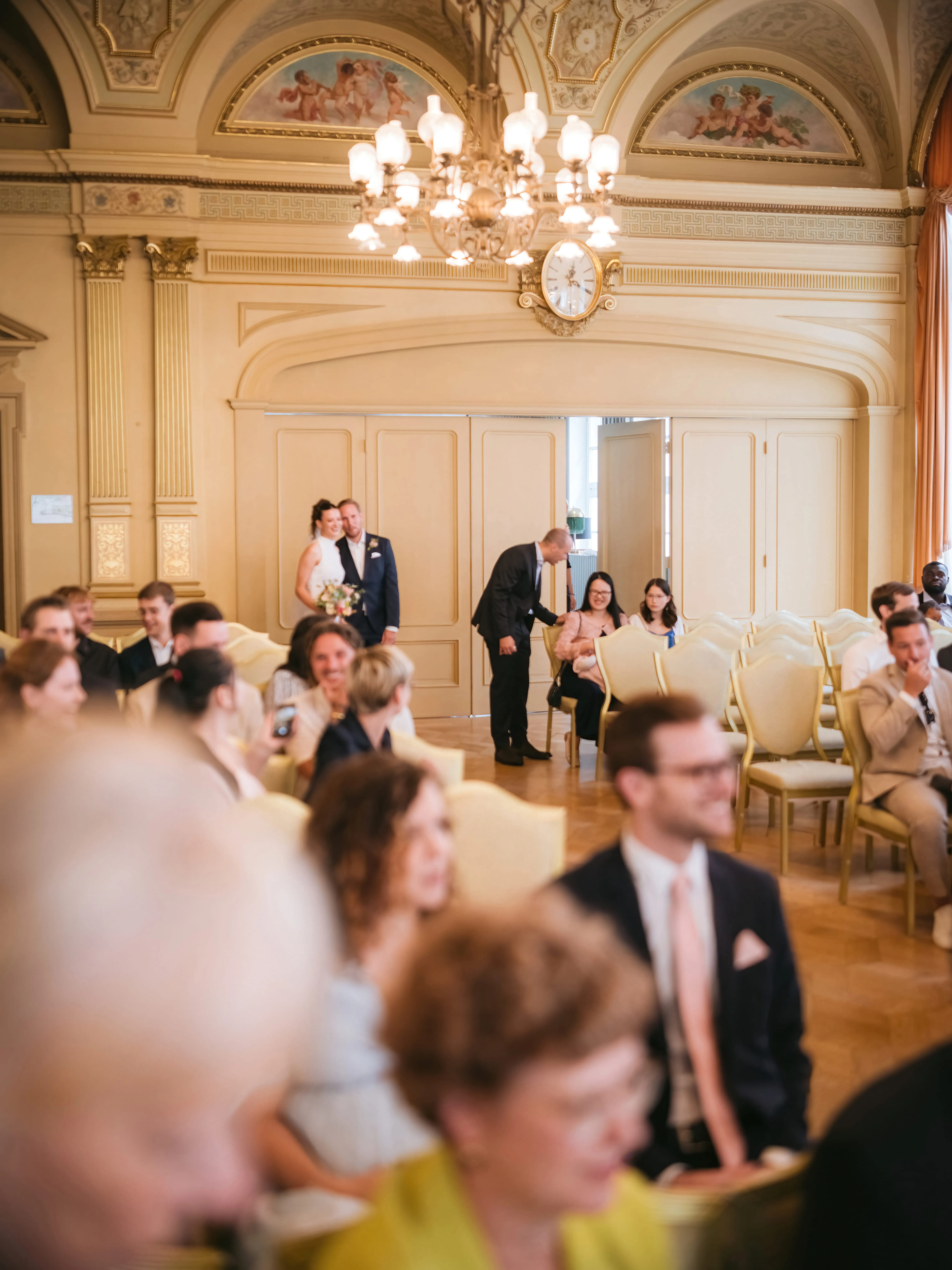 Hochzeitsgäste im Palais Prinz Carl